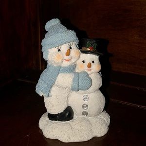 Adorable snowman hugging! Vintage figure / decor